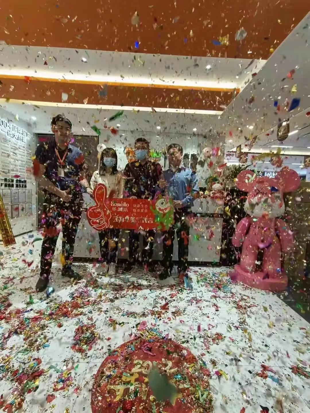 聽說，華美樂這2家店，開業(yè)第一天就被擠爆了！